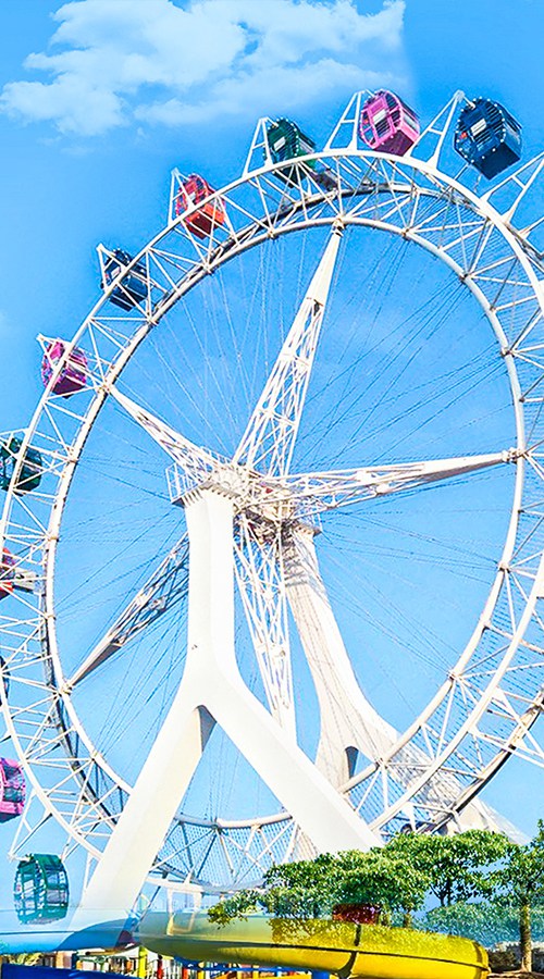 Large-scale amusement park installation by HOTFUN